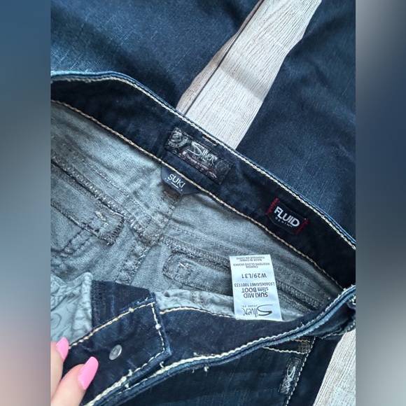 Silver Jeans “Suki” Fluid Denim Slim Bootcut Jeans - Picture 4 of 7